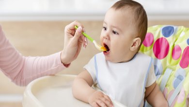 Bebeklerde Ek Gıdaya Ne Zaman Geçilmeli?